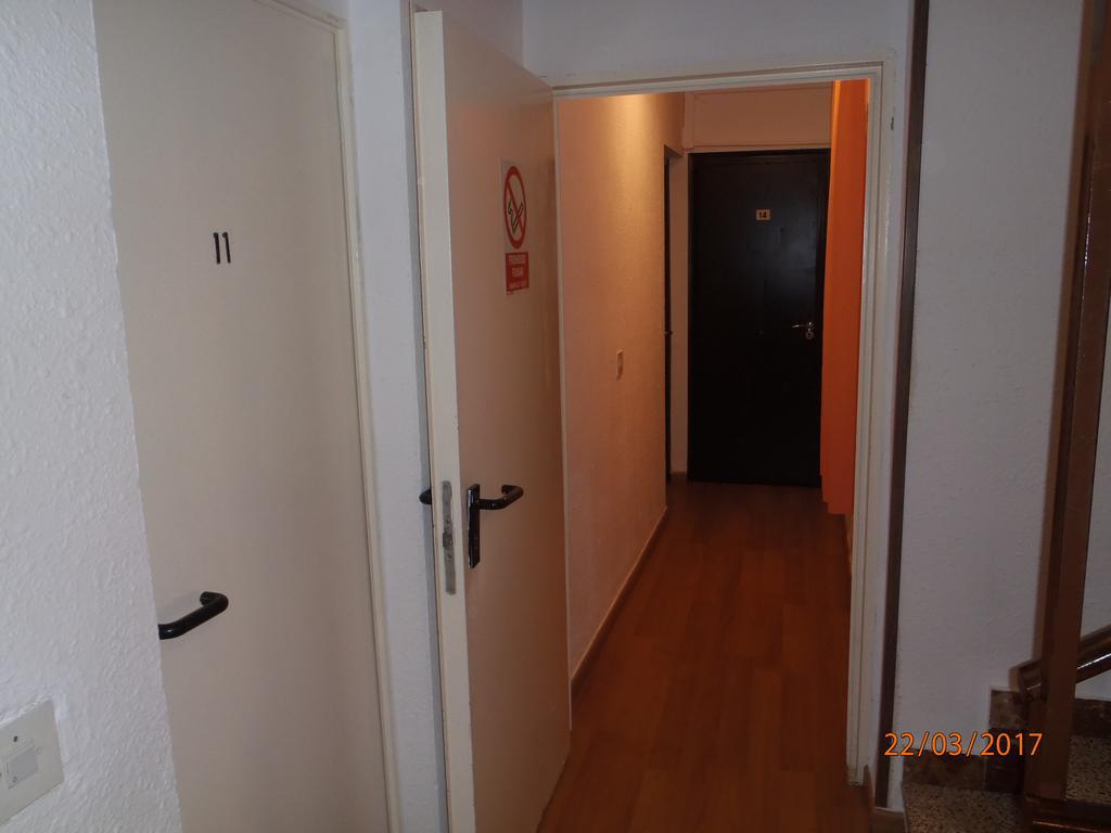Hostal Oklahoma Reus Esterno foto