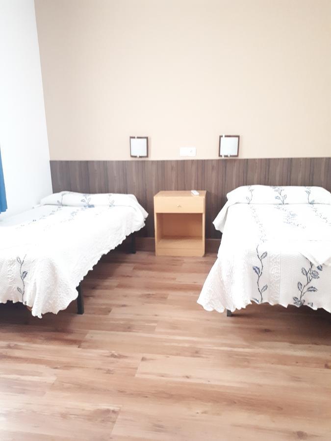 Hostal Oklahoma Reus Esterno foto