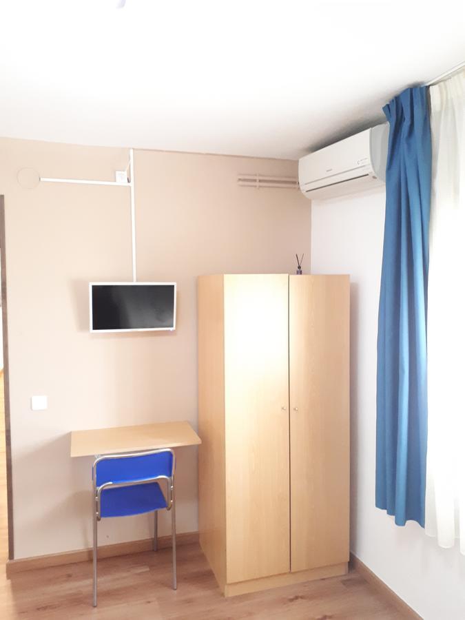 Hostal Oklahoma Reus Esterno foto
