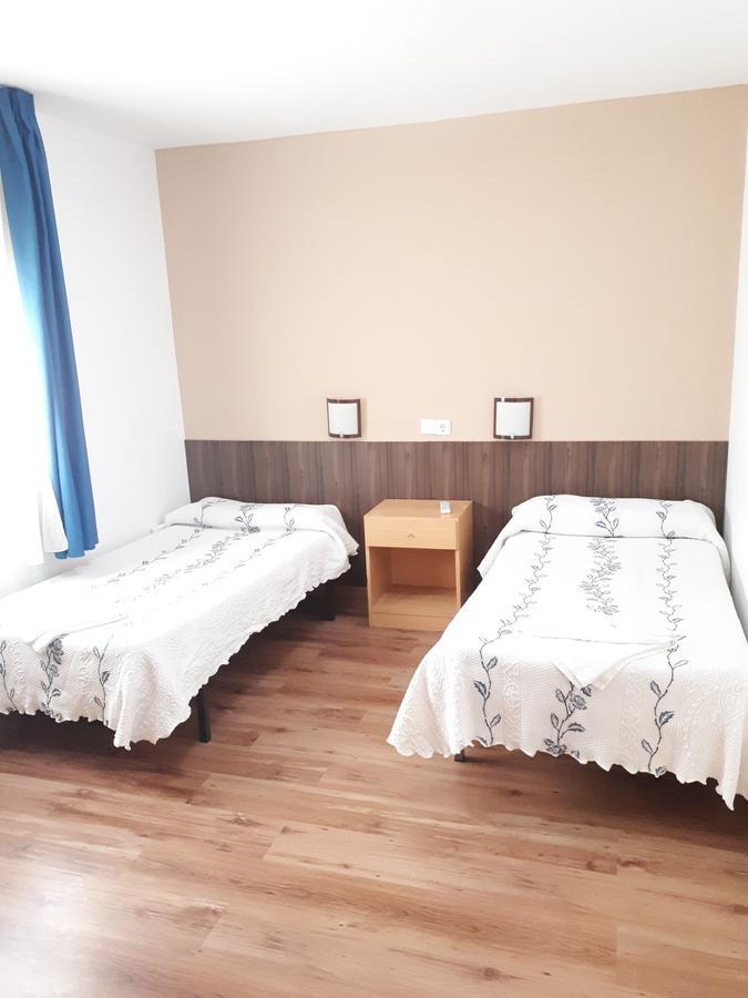 Hostal Oklahoma Reus Esterno foto