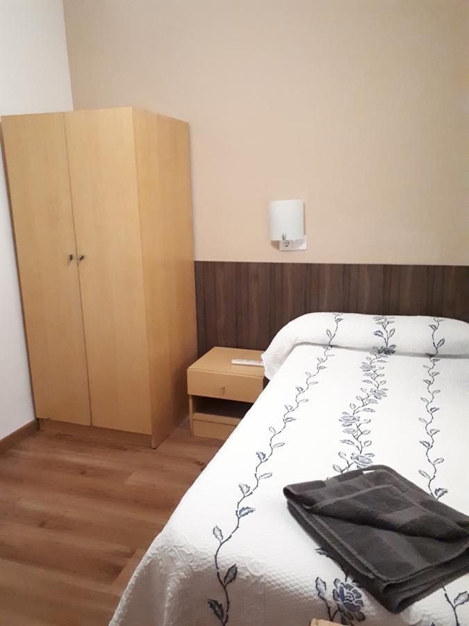 Hostal Oklahoma Reus Esterno foto