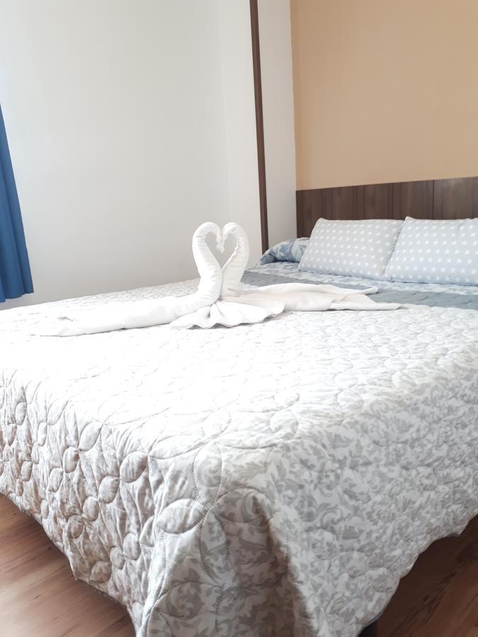 Hostal Oklahoma Reus Esterno foto