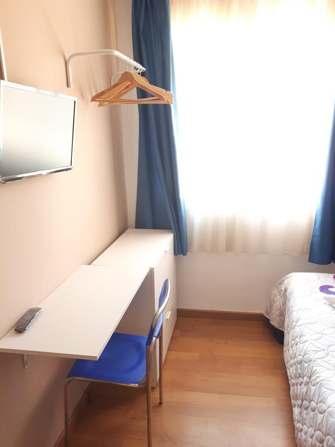 Hostal Oklahoma Reus Esterno foto